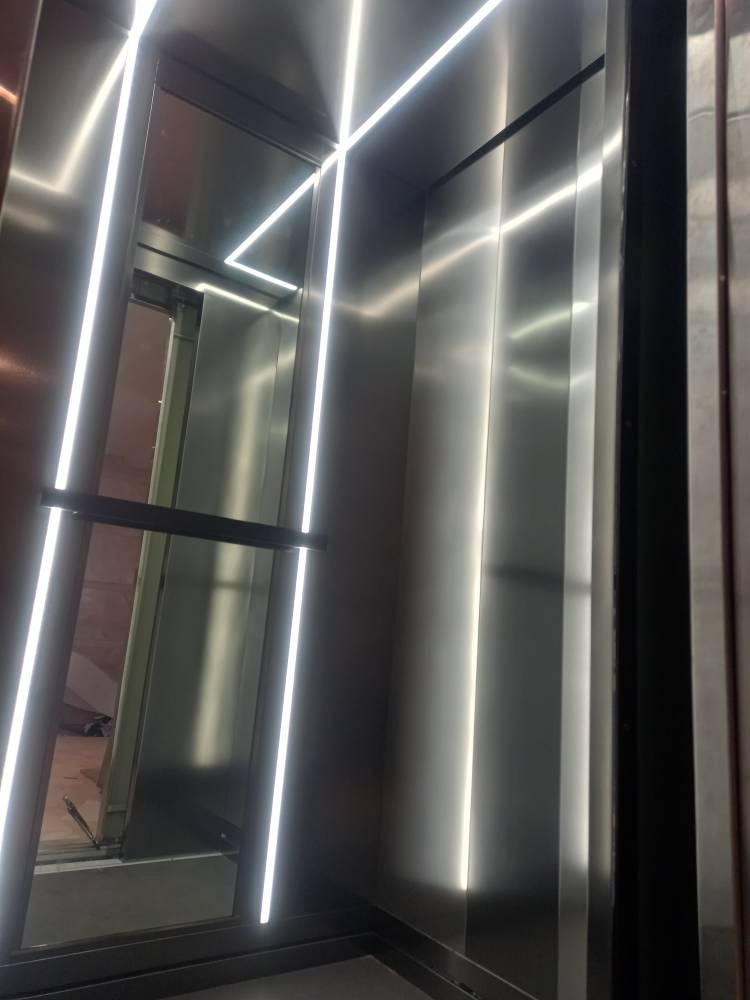 طراحی و تولید کابین آسانسور آوید در رشت